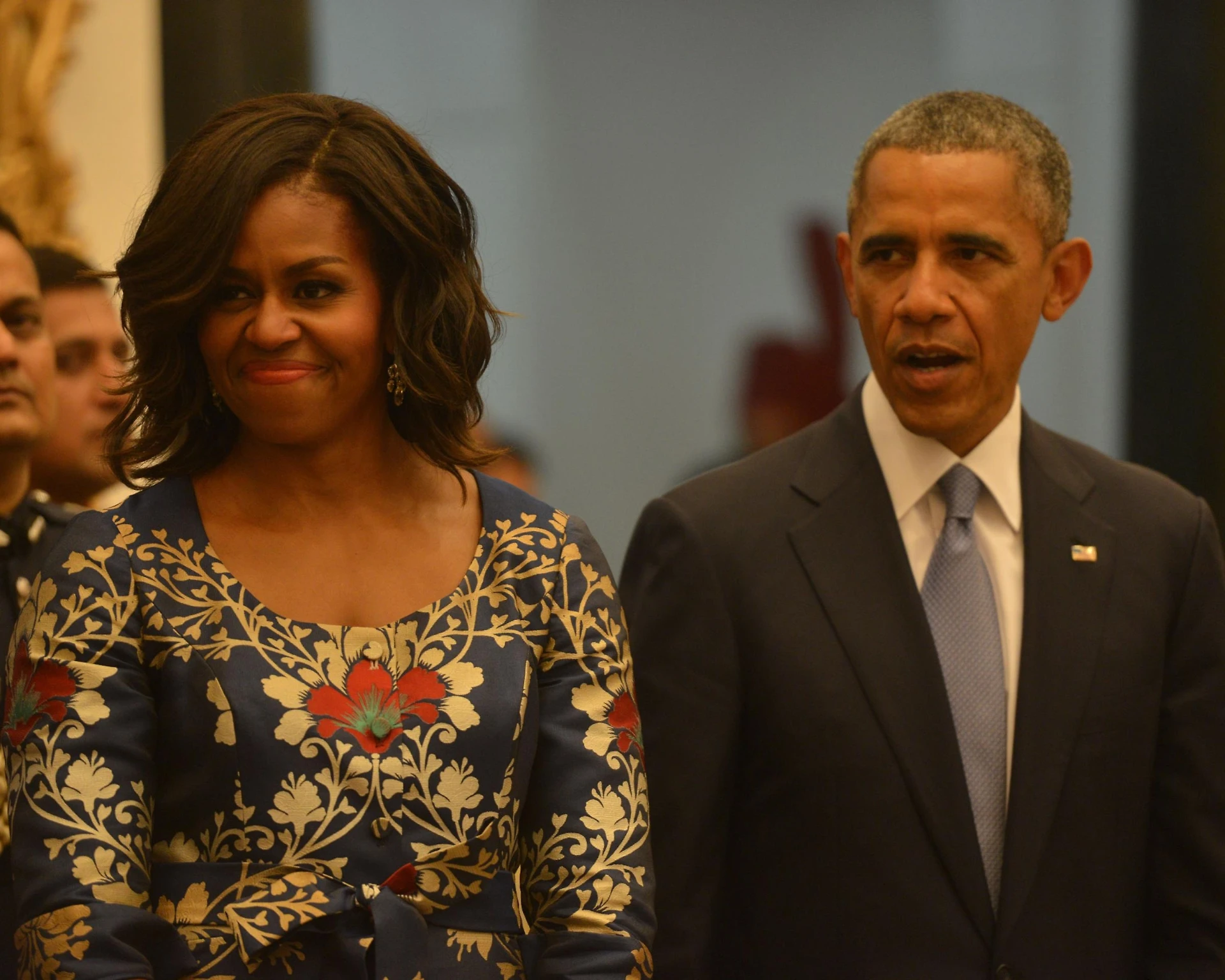 Lo sfregio di Michelle Obama al marito: il marito piange in pubblico, lei lo tradisce alle spalle