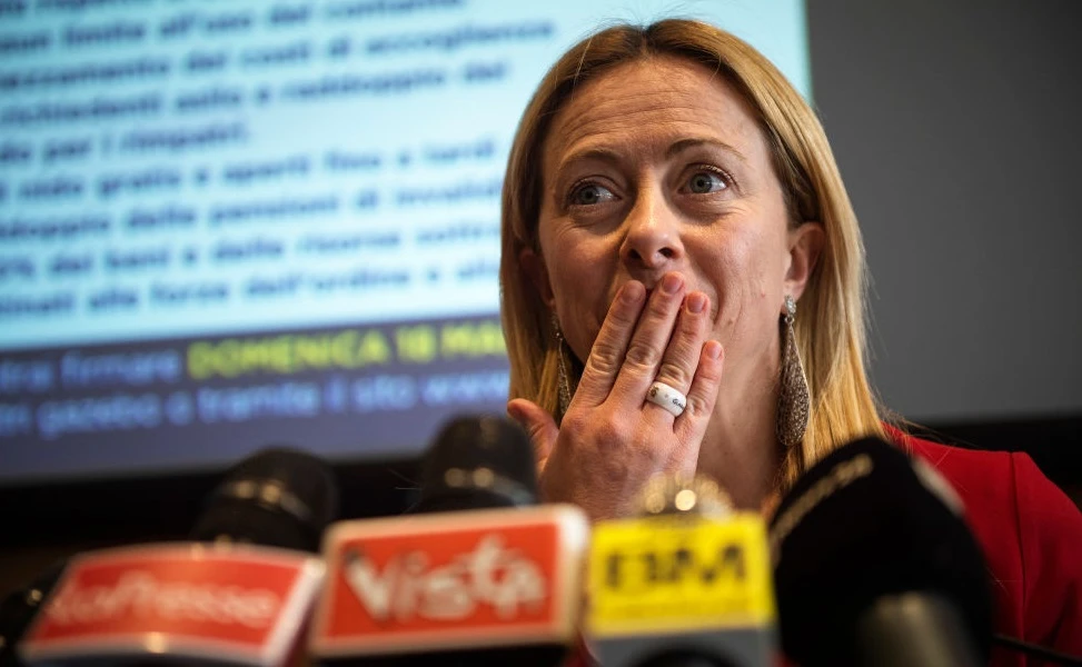 Luigi Di Maio, il ricatto a Giorgia Meloni: "Ti faccio entrare nel governo se..."