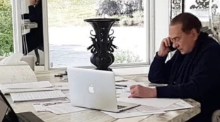 Silvio Berlusconi, le prime parole dopo la positività al coronavirus: "Mi è successo anche questo ma..."