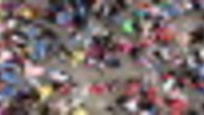 Genova, centinaia di bambini invadono le strade di Sestri Ponente a caccia di Moby Dick