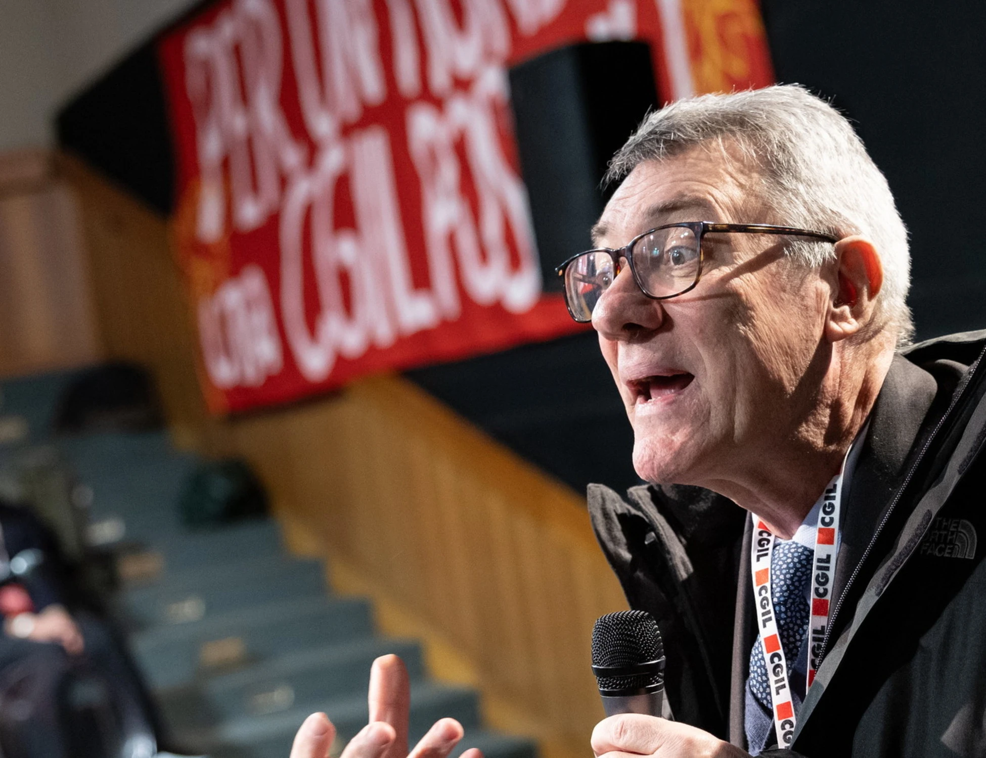 Landini, ira della Camera penale: "In Tribunale a Napoli per il No? Sede inopportuna"