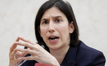 Elly Schlein ha le traveggole: "Meloni e la linea del patriarcato"