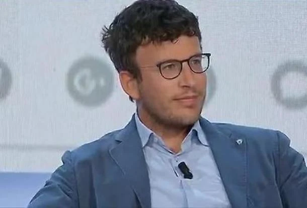 Diego Fusaro, minacce di morte dopo la critica alle sardine: "Dove si sono spinti"