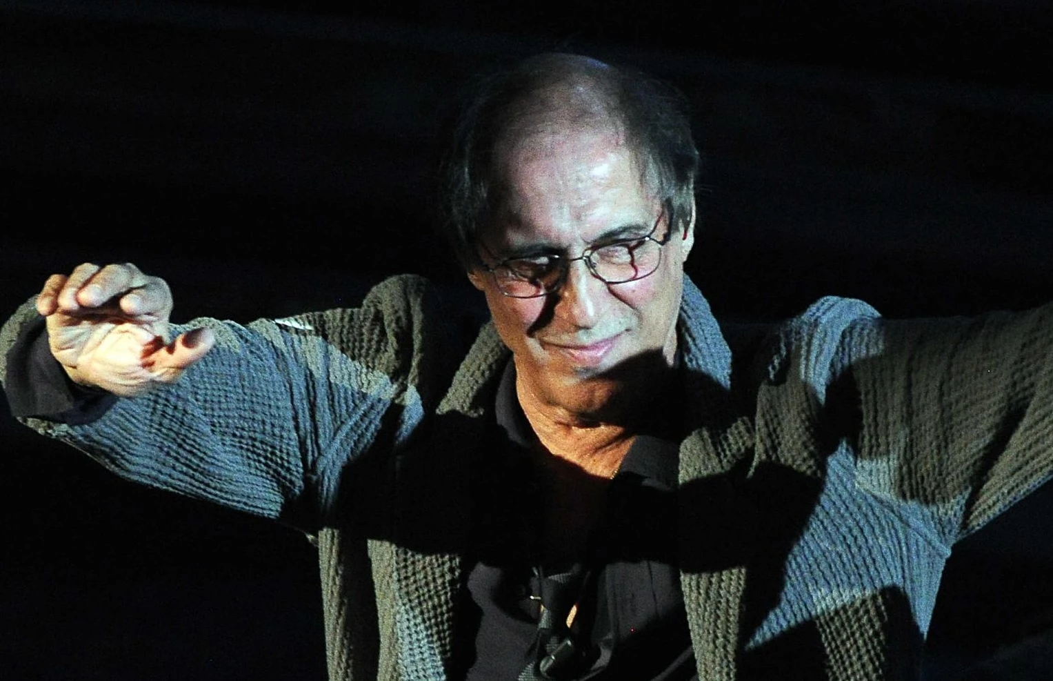 Adriano Celentano perde il controllo: "Vittorio Sgarbi demente, stronzo, merda. Non ti inviterà mai più nessuno"
