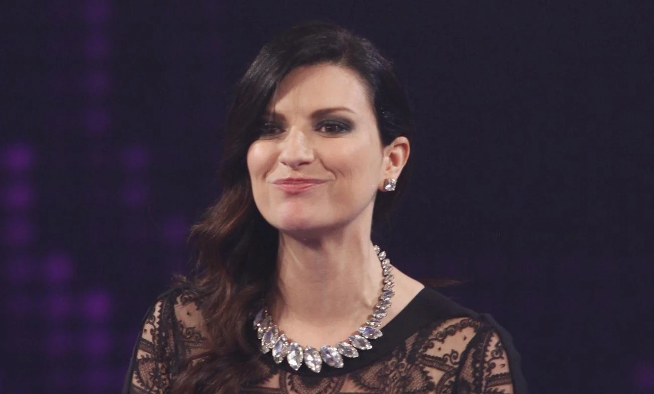 Festival di Sanremo, Laura Pausini: il forfait per non essere offuscata? Ma poi il suo video...