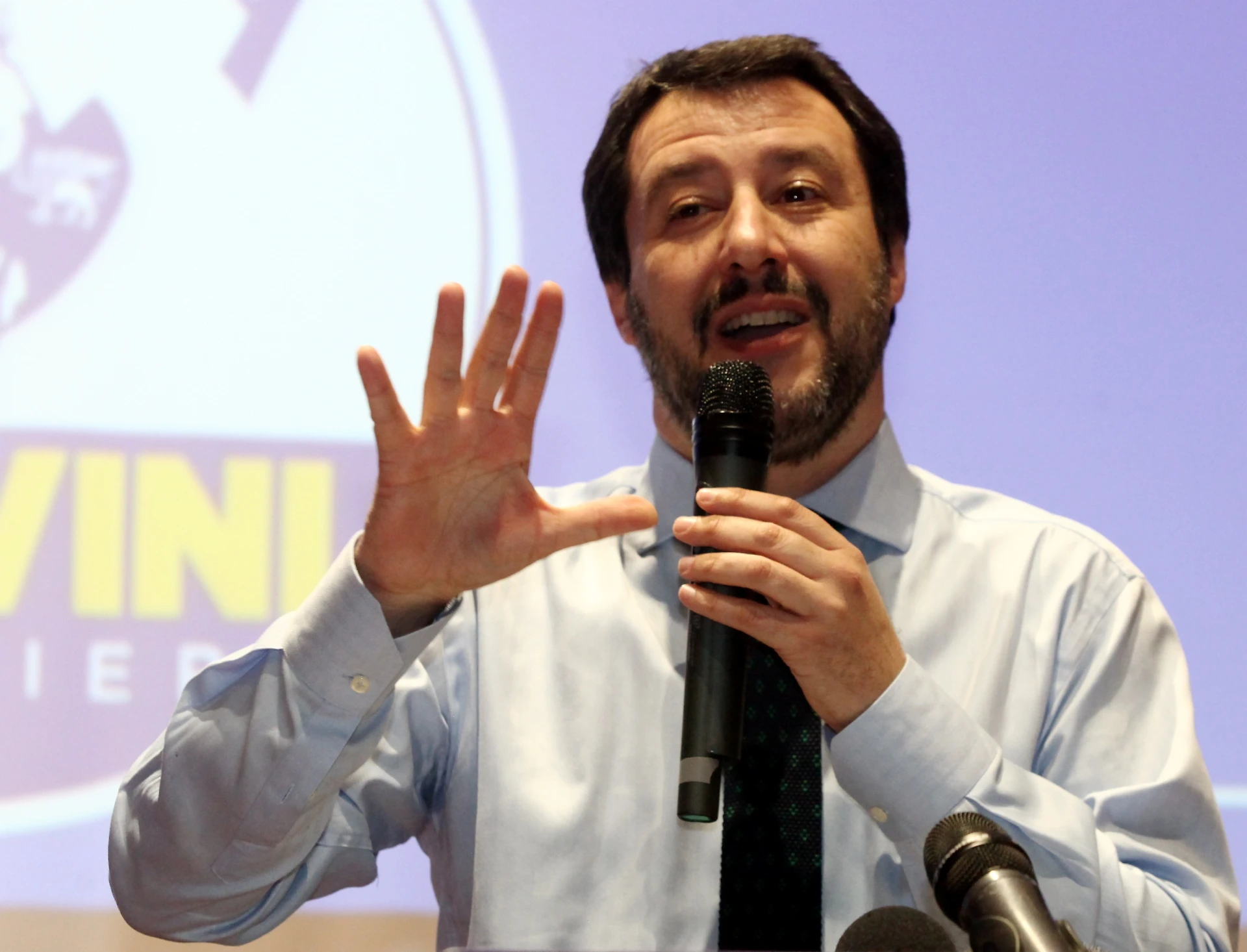 Elezioni, Matteo Salvini prima al voto e poi allo stadio per vedere il Milan