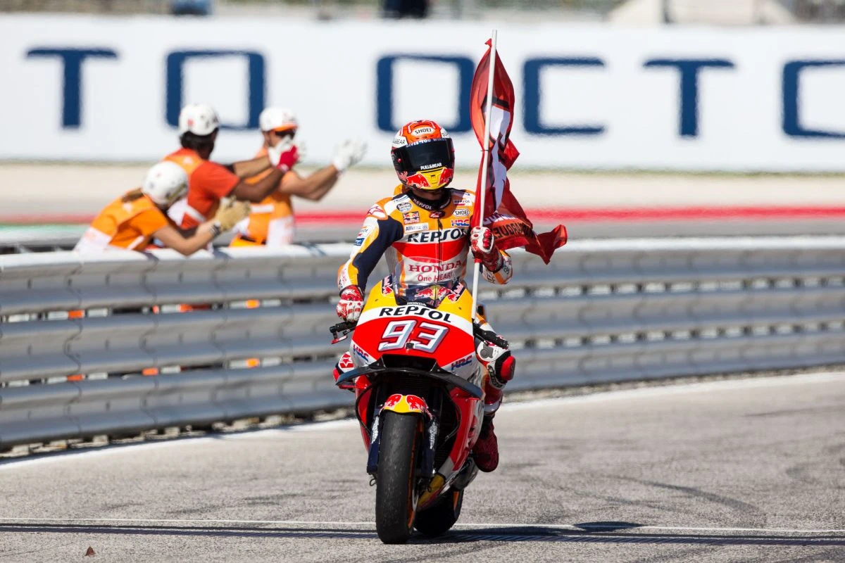 MARQUEZ BEFFA QUARTARARO E VINCE A MISANO, 4^ ROSSI