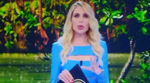 Isola dei famosi, &quot;non escludo il divorzio&quot;: la coppia che sta per esplodere