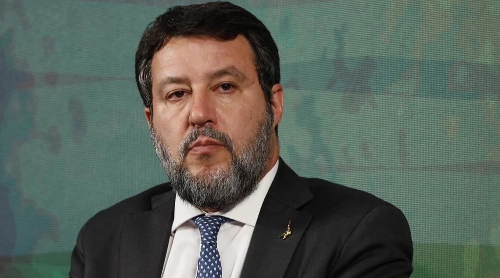 Alluvione, Salvini umilia la sinistra: "Riescono a protestare anche qui"