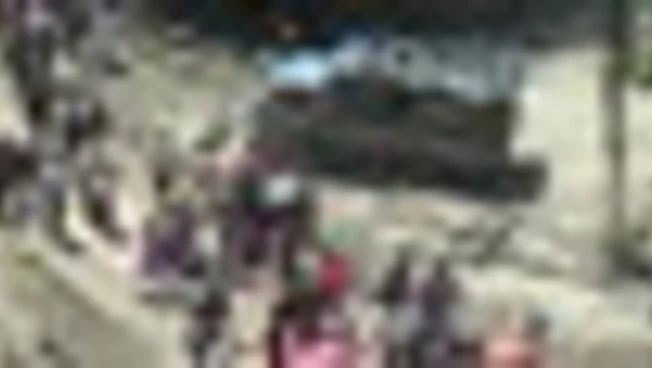 Nepal, oltre 200 morti: prende corpo l'ipotesi del ghiacciaio