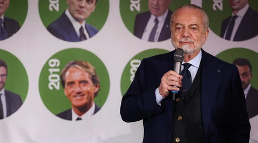 Napoli, bomba De Laurentiis: il giocatore fermo un anno, ma pagato?