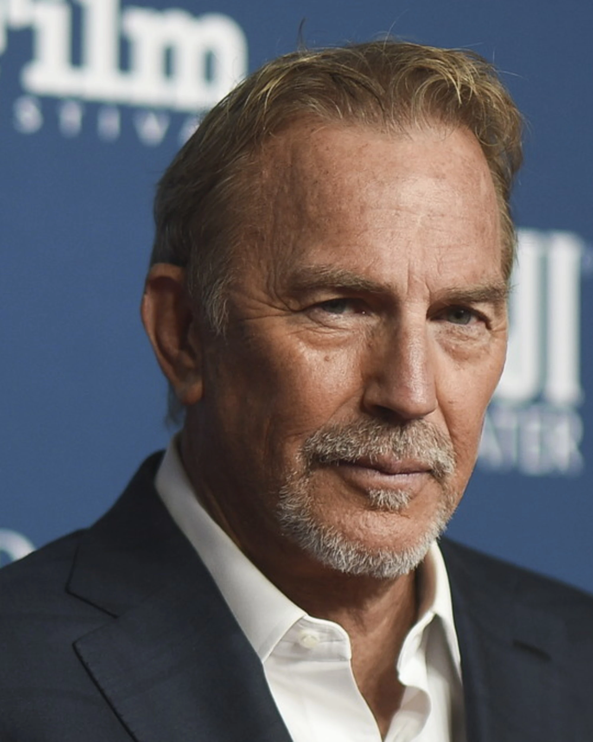 Kevin Costner denunciato: "Scena di stupro non prevista"