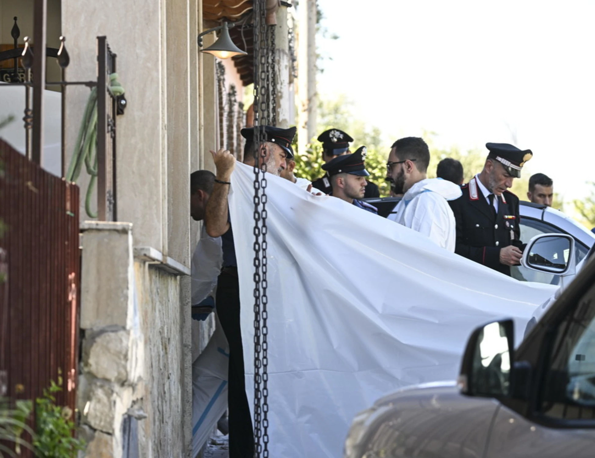 Pietralata, bimba disabile, madre e padre morti. Suicidio? Ipotesi-choc: chi ha sparato