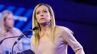 Giorgia Meloni si sfoga: "Sotto attacco anche dai ministri", la frase di ghiaccio