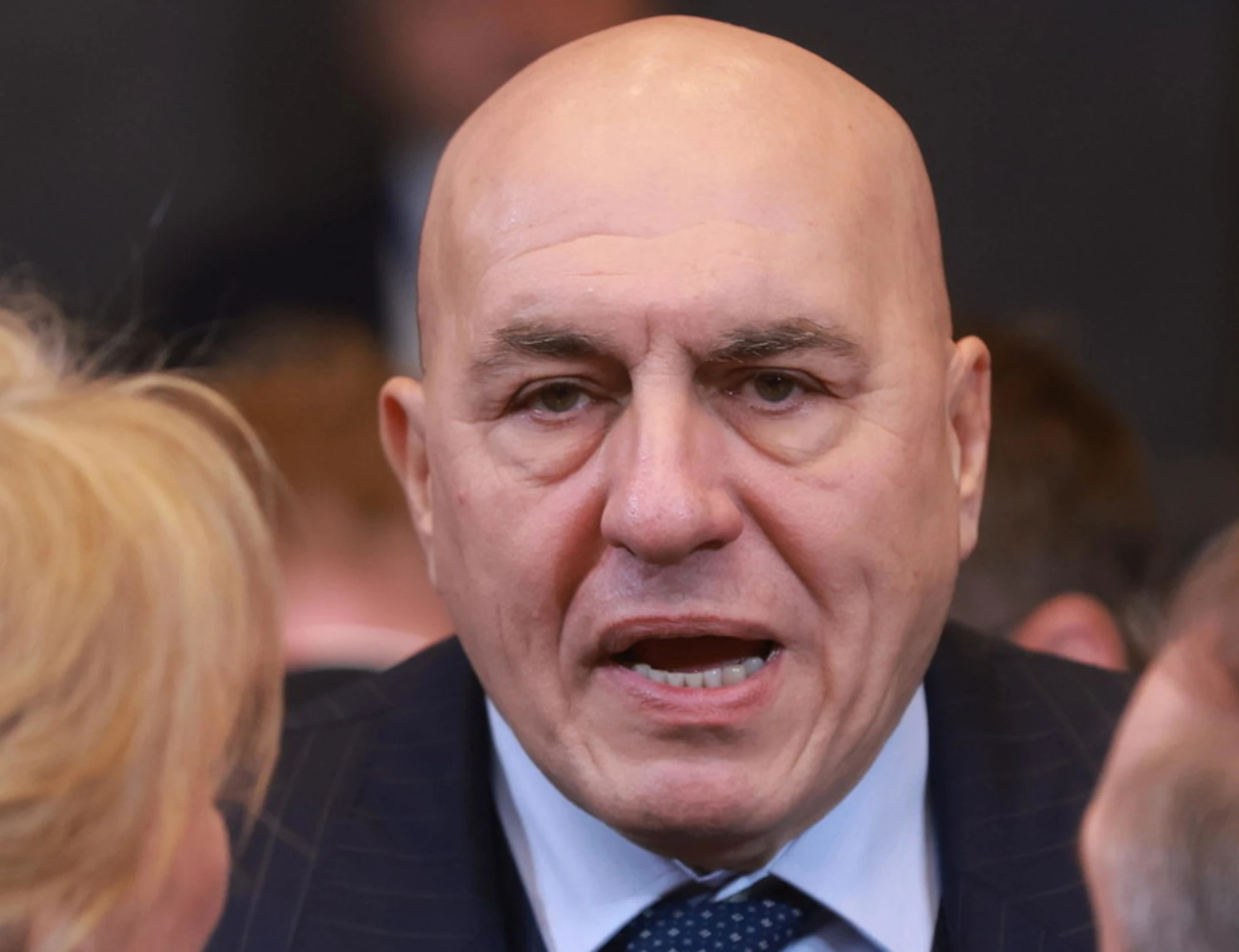 Guido Crosetto contro Elly Schlein: "Calunnia e danno allo Stato, chieda scusa"