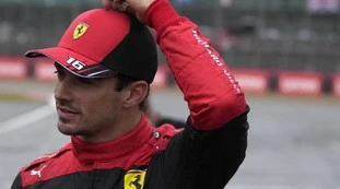 Charles Leclerc esplode: "Scandaloso, qualcuno vuole dividerci". Cosa succede in Ferrari