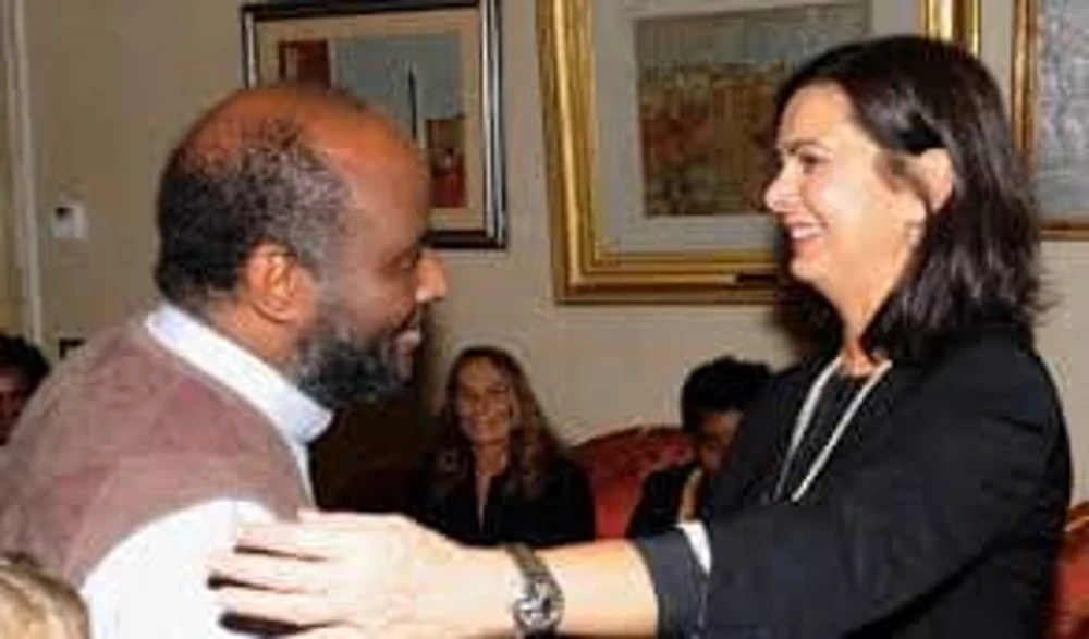 Mussie Zerai, il prete nero amico di Laura Boldrini contro Matteo Salvini: "Ma come può un padre..."