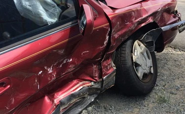 Auto danneggiata per l'incidente? L'errore da non fare mai con l'assicurazione