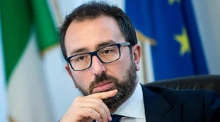 Coronavirus in tribunale, rivolta contro Bonafede: "Ha sottovalutato i rischi"