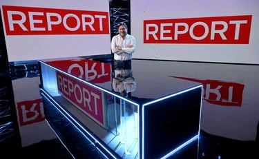https://media.liberoquotidiano.it/OPsXjlxelnAdpeDwF8ZRPsocStlvqnmH6HnpPQeDc98/width:800/quality:90/aW1hZ2VzLzIwMjYvMDgvMjkvMDgzODIwNzI0LThhZDI0Y2M4LTdjMzAtNDM2ZC05M2JjLWVmM2ZjMDQ3ZDMzNy5qcGc.webp