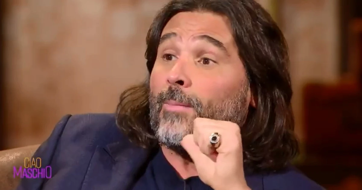 Ciao Maschio, Lele Adani e la barba: "Le tre carezze di mamma prima di morire"