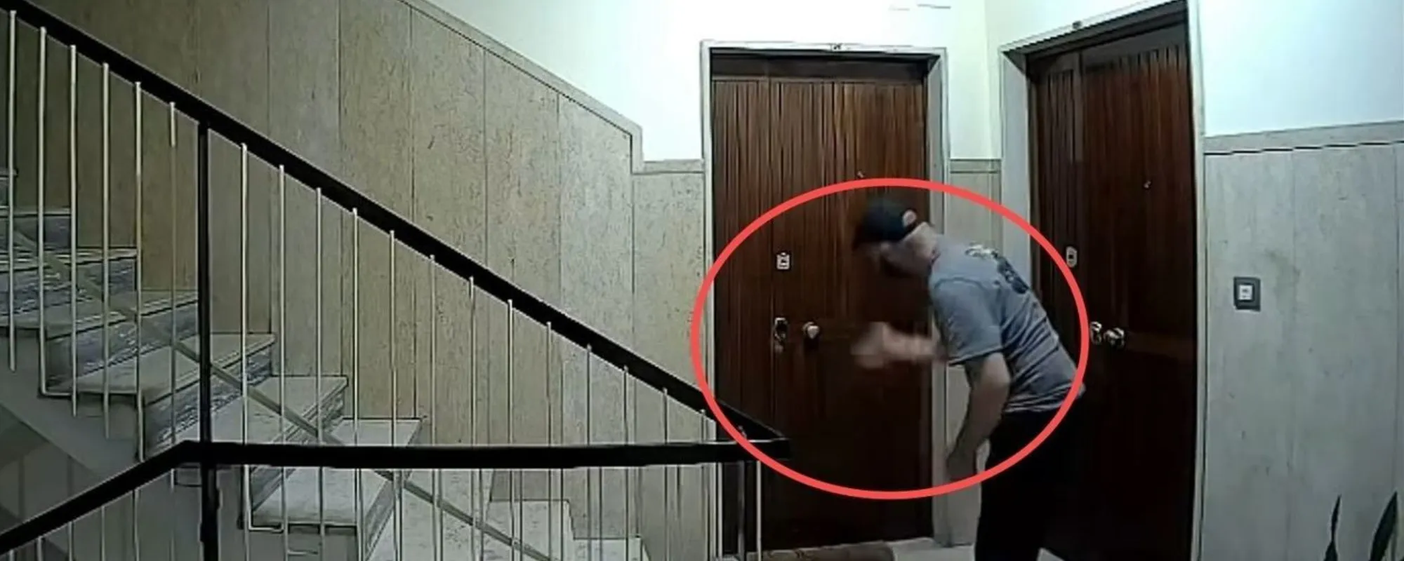 "Il filo di colla": ecco come ci svaligiano le case in questa estate