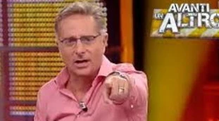 Avanti un Altro, lo "scippo" di Paolo Bonolis ad Alfonso Signorini: chi porta in studio, colpo grosso