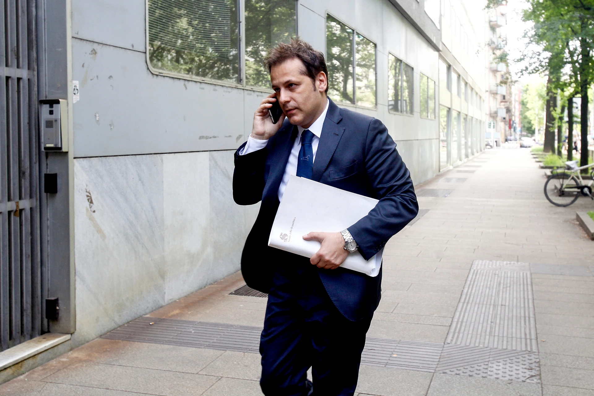 Armando Siri, la strategia suicida dei grillini per non crollare: "Facciamolo rosolare"