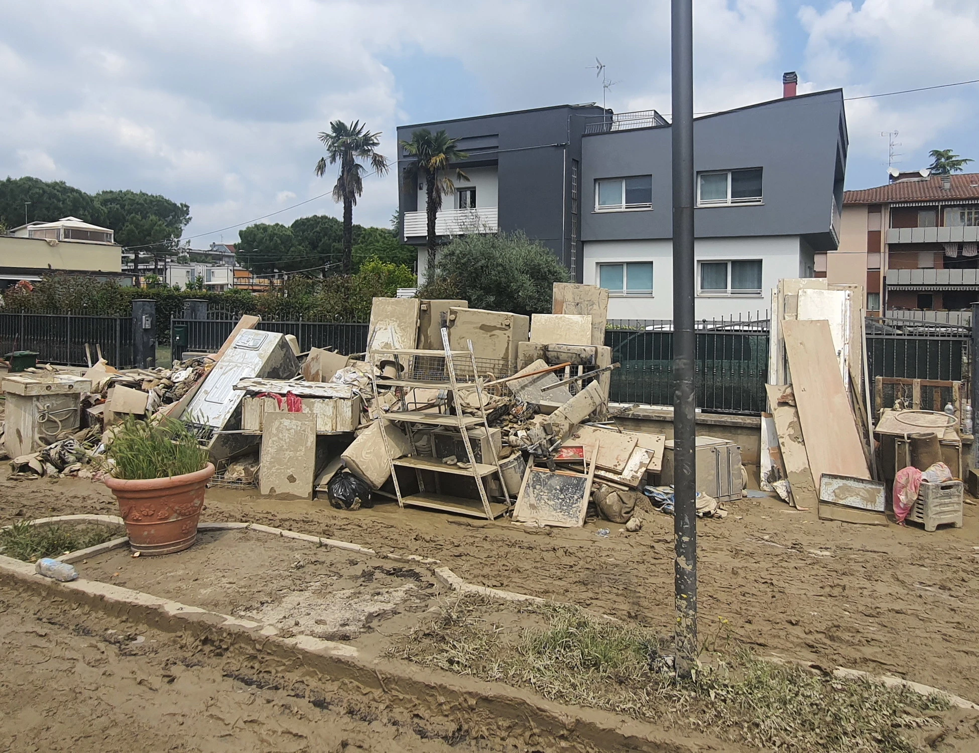 Emilia-Romagna, ora l'alluvione travolge la sinistra che accusava il centrodestra
