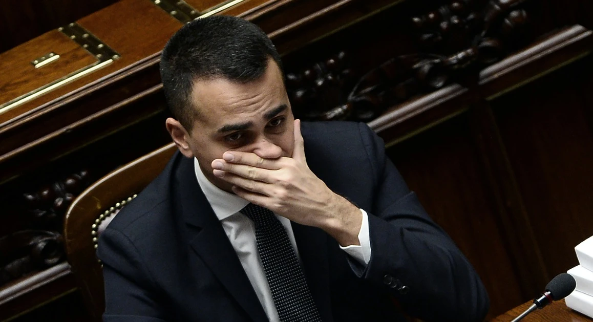 Luigi Di Maio, anche Bankitalia lo smentisce: "A un passo dalla recessione"