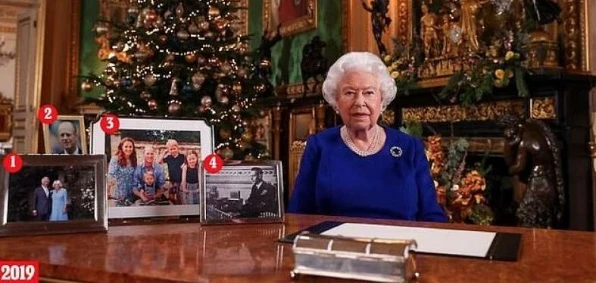 Regina Elisabetta, niente foto di Meghan e Harry sulla scrivania al discorso di Natale