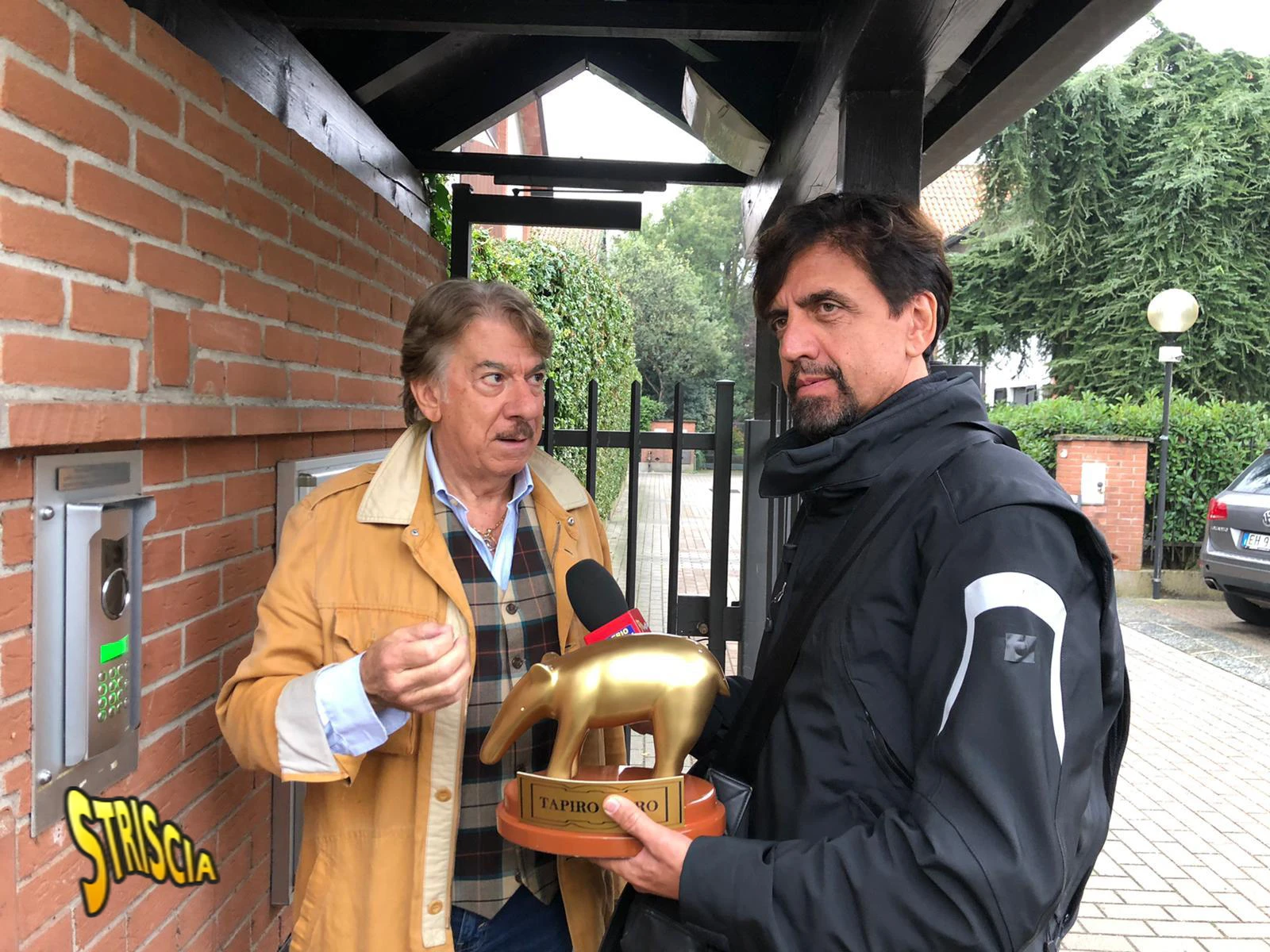 Striscia la notizia, Marco Columbro raggiunto da Valerio Staffelli