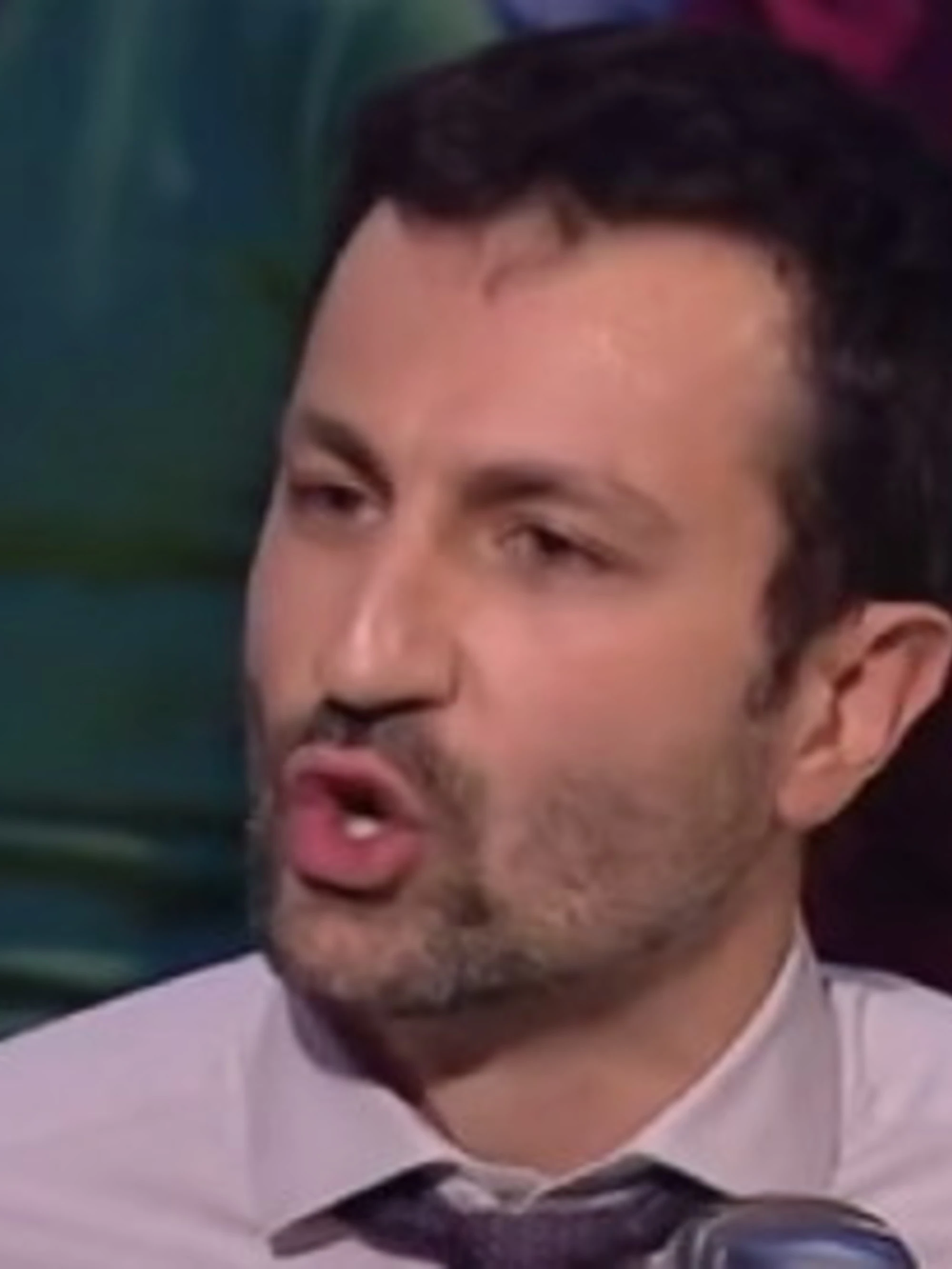 Falasca insulta Salvini: "Traditore, servo, pagliaccio". Il leghista lo umilia: "Sei penoso"