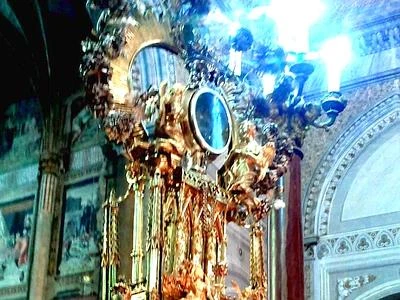 Nel Duomo di Napoli si ripete il miracolo del sangue di San Gennaro