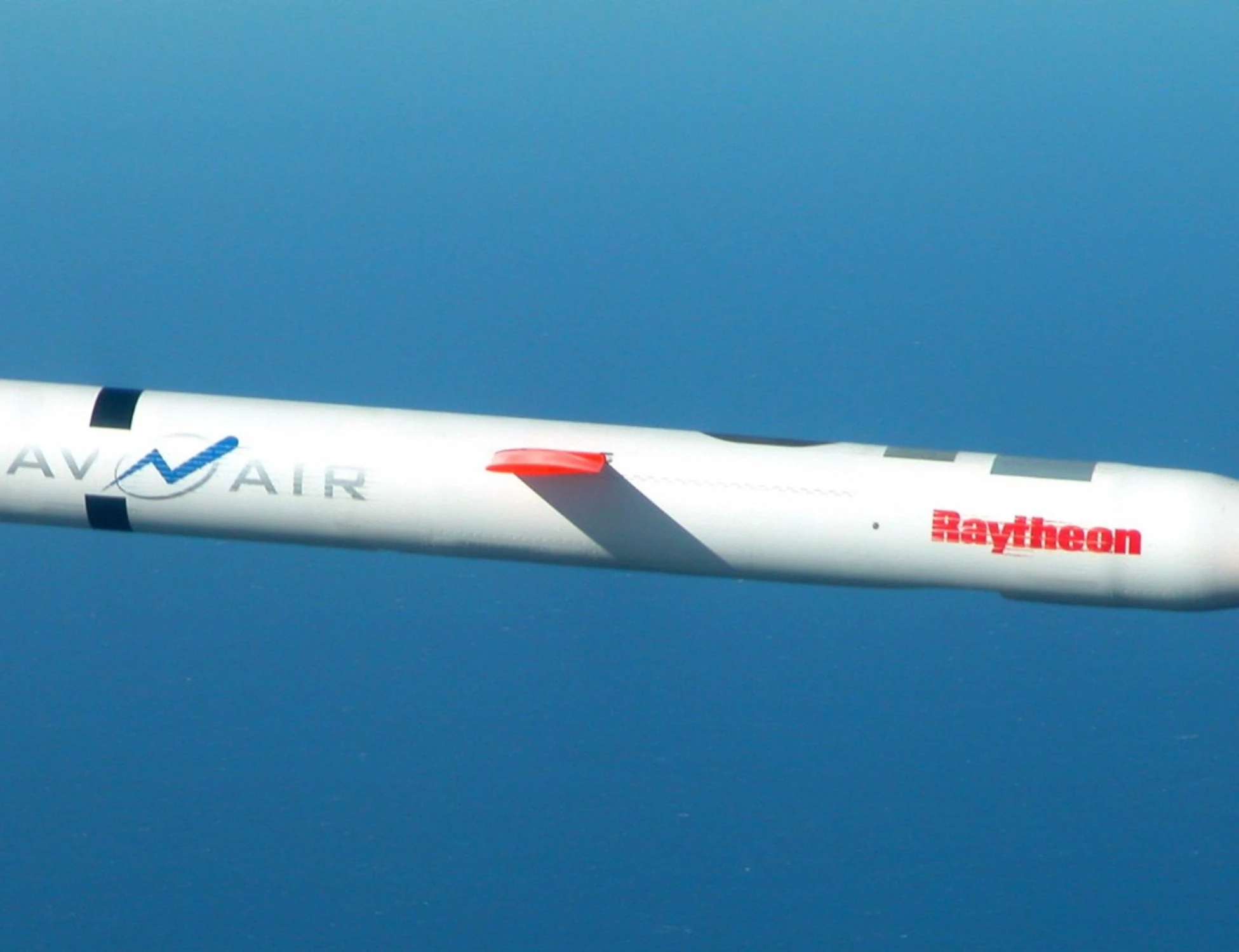 Come funzionano i potenti Tomahawk capaci di centrare bersagli a 2.500 km