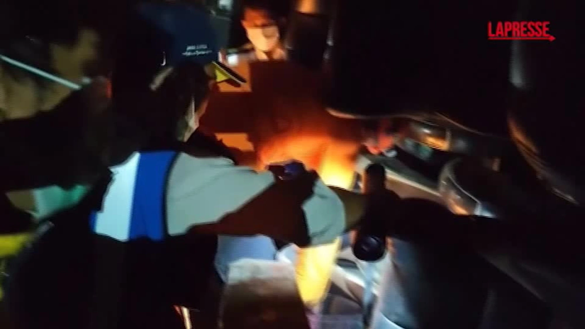 Indonesia, bus si ribalta: almeno 16 morti sull'isola di Giava