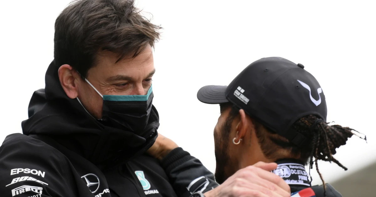 Mercedes, Toto Wolff kamikaze: "Una componente del motore collassa". Cosa gli esce di bocca: Hamilton penalizzato a Monza?