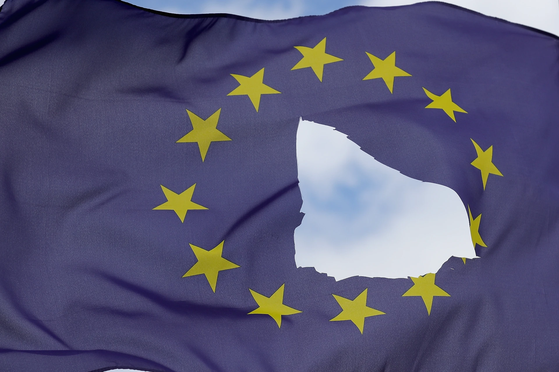 Commissione Ue, già spedita la lettera all'Italia: attacco a Salvini, 48 ore per rispondere