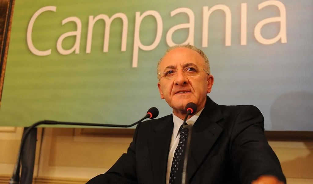 Il sindaco De Luca imbarazza Bersani: "Monti? E' un baccalà"