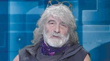Cartabianca, Mauro Corona fa venire una crisi di nervi agli animalisti: "Portiamo i cacciatori a scuola"