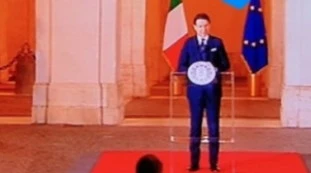 Giuseppe Conte, la battuta imbarazzante col giornalista: "Se lei ritiene di poter fare meglio di Arcuri, allora.."