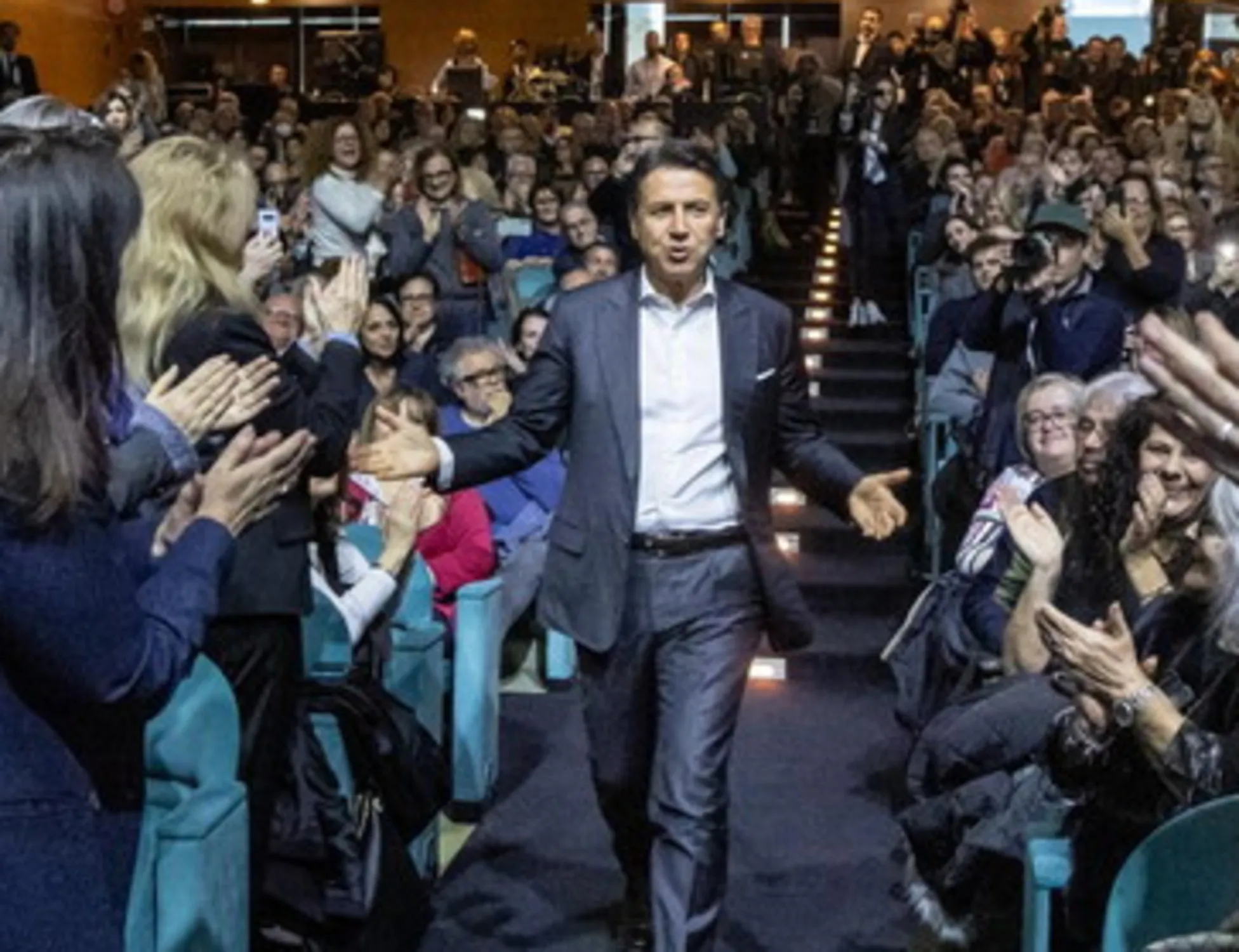 Conte esulta e infilza Elly: subito guerra a sinistra