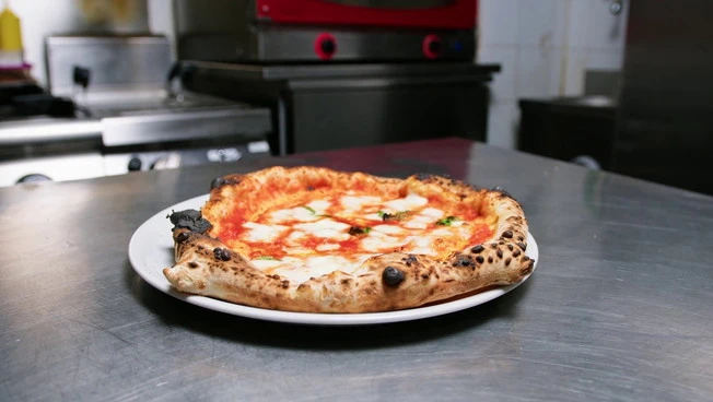 Pizza, numeri da record in Italia