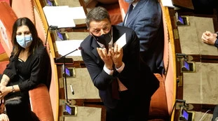 Matteo Renzi risponde a Conte: "Italia Viva fa politica, sai chi è il vero irresponsabile?"