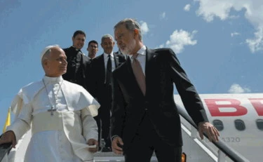 Leone come Giovanni Paolo II: "Fermatevi e convertitevi" a chi traffica migranti