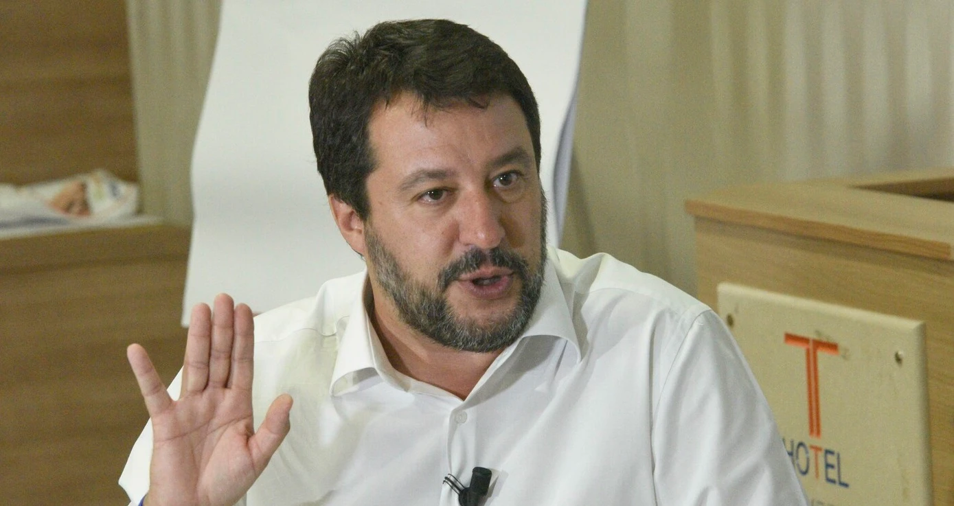 Matteo Salvini, inattesa mossa-social: segue Laura Boldrini, ecco perché potrebbe averlo fatto