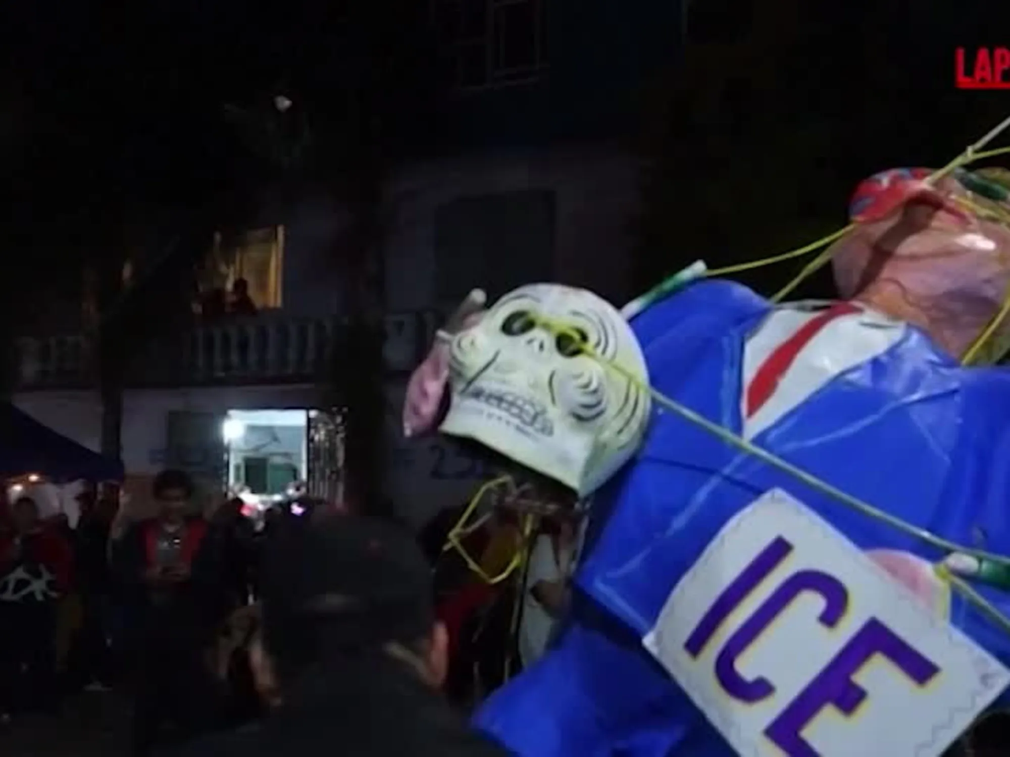 Leggi l'articolo: Trump bruciato nel "rogo di Giuda": spunta lo sfregio