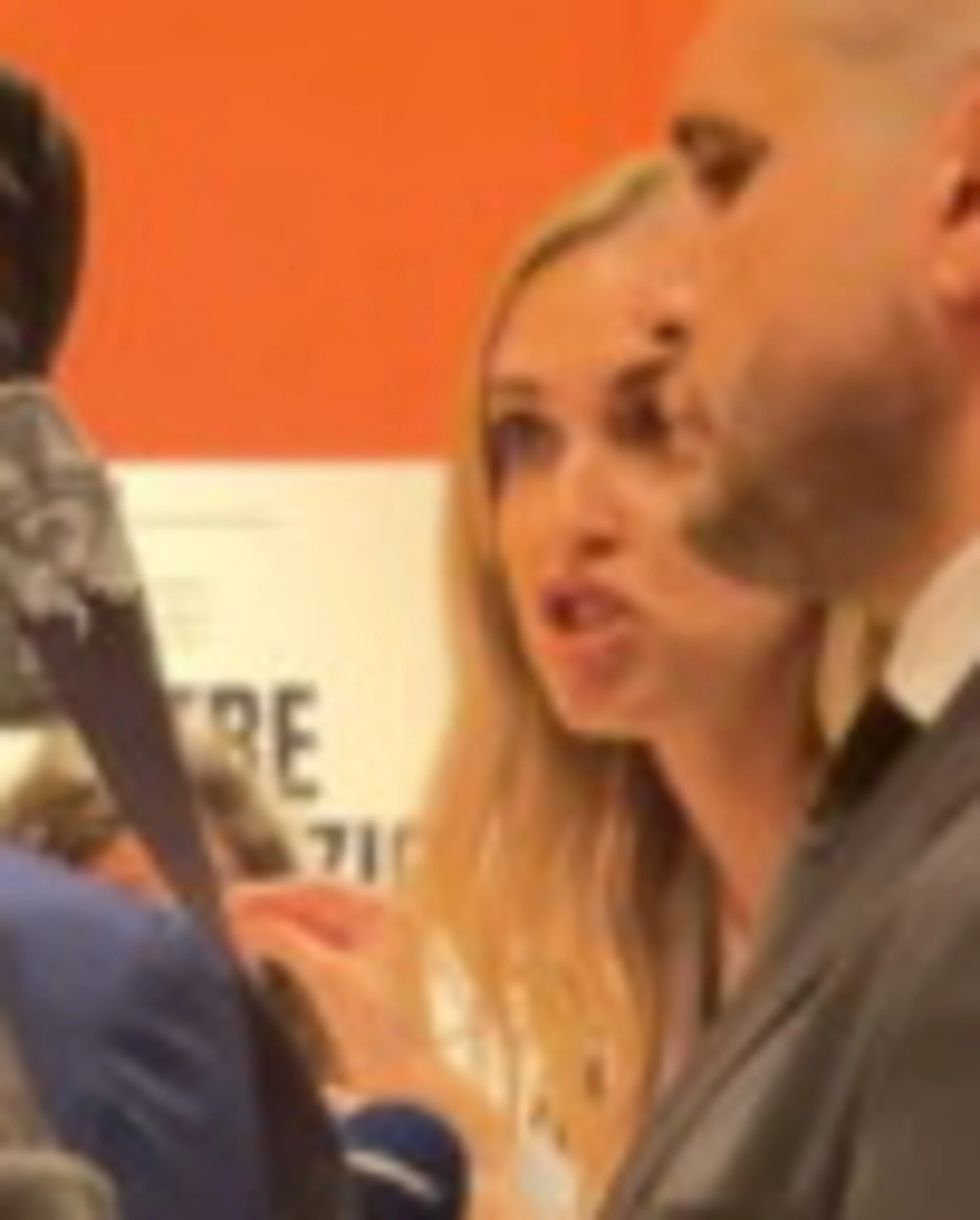 Chiara Ferragni sbrocca col giornalista: "Non è professionale"