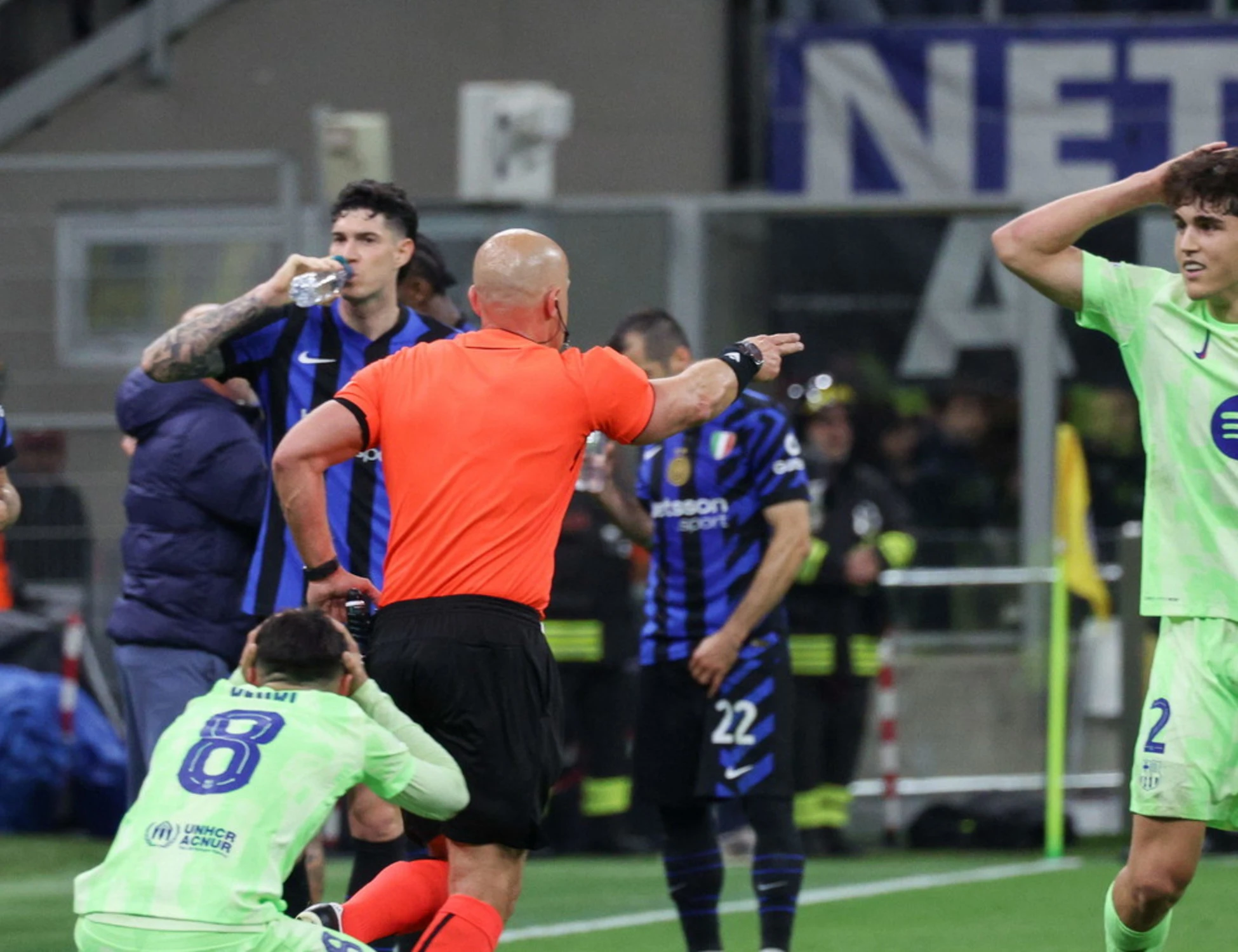 Inter-Barcellona, i blaugrana accusano: "Minacciati dall'arbitro Marciniak"