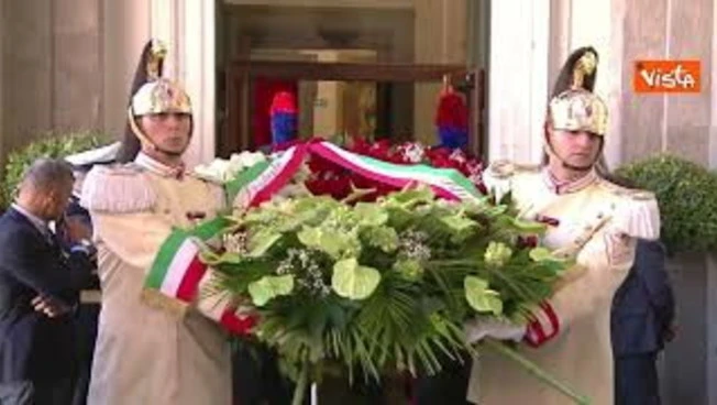 Funerali Emma Bonino, l'applauso al termine della cerimonia per l'addio alla storica leader radicale